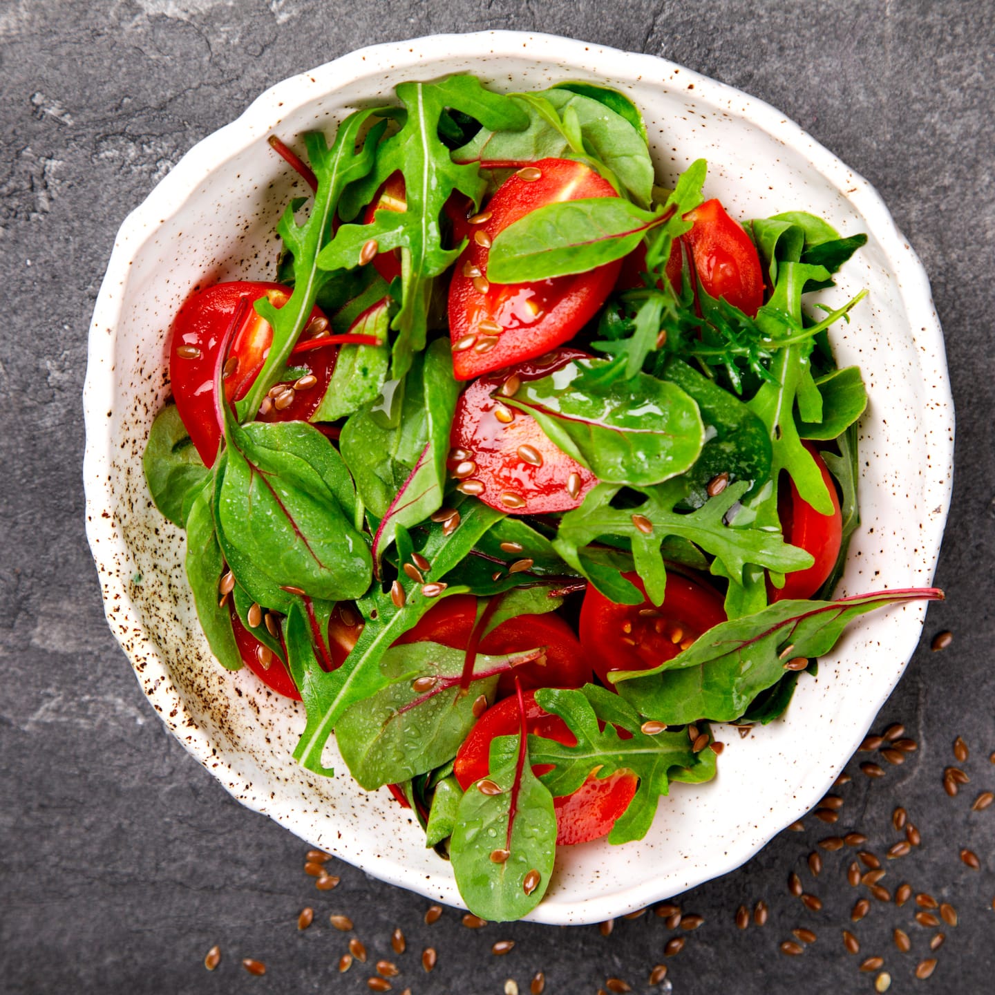 salad-with-baby-spinach-arugula-and-fresh-cherry-t-BCNQ6AU
